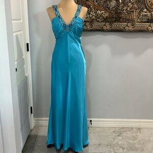 NV Couture Turquoise Formal Gown.‎ Front & Back Beading. Size 10